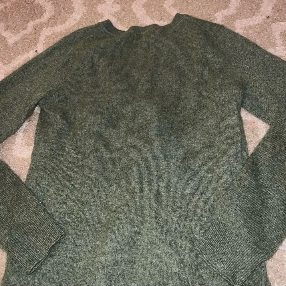 Tahari size M Green Women's Sweater